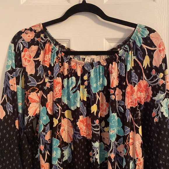 Floral Top-XL - Picture 2 of 9